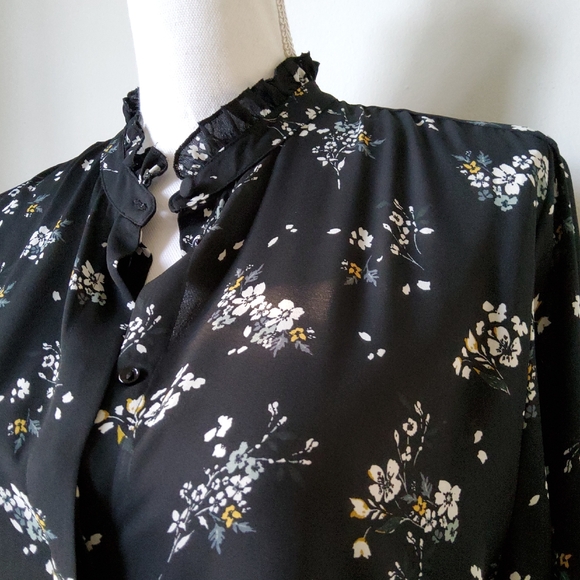 H&M Black Floral Print Blouse - Picture 4 of 12